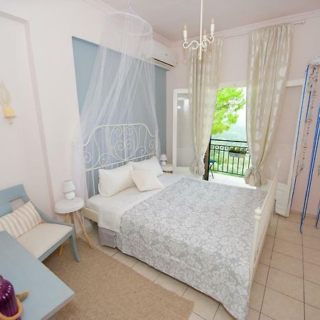 Aurora Apartment Corfu เปเลคาส ภายนอก รูปภาพ